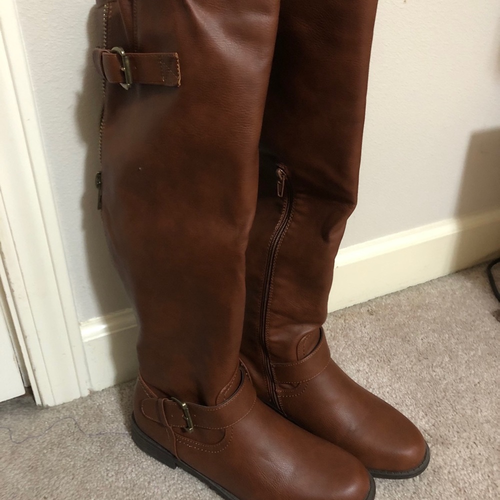 Shoe Dazzle Letoya Flat Boots - NWOT